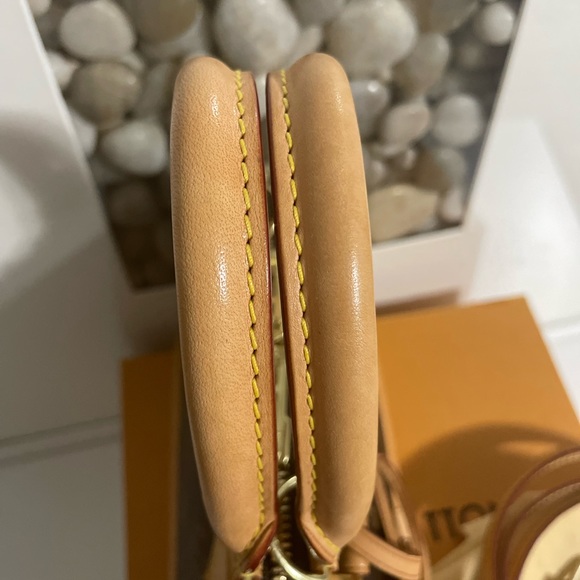 Sold on instagramLOUIS VUITTON ALMA BB MONOGRAM - Picture 2 of 16